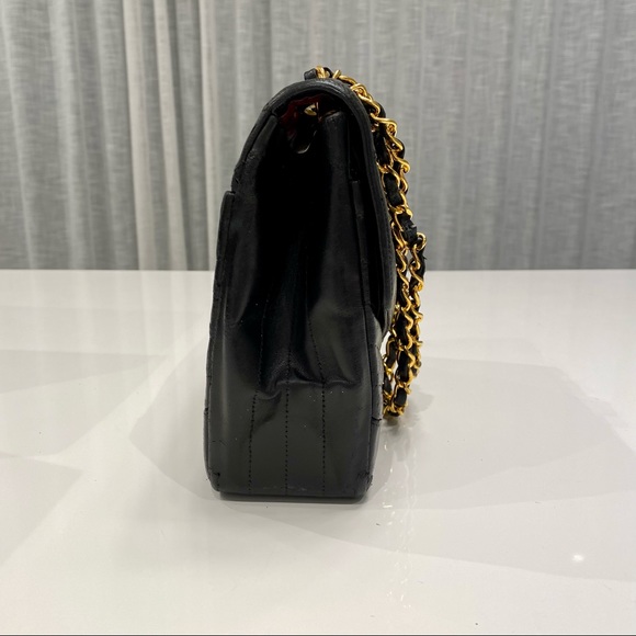 ❌SOLD❌Vintage Chanel Chevron Flap (firm price) - Picture 3 of 10
